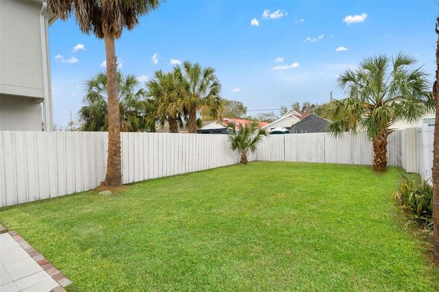 2113 W CHERRY STREET, Tampa, FL 33607