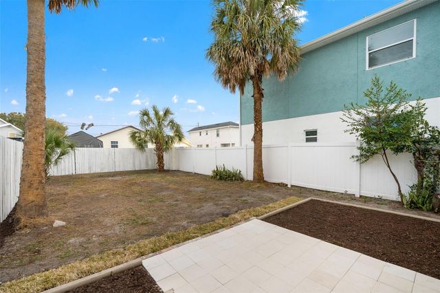 2113 W CHERRY STREET, Tampa, FL 33607