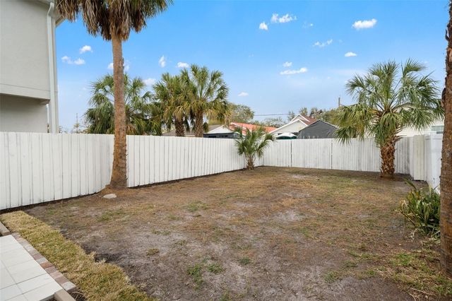 2113 W CHERRY STREET, Tampa, FL 33607