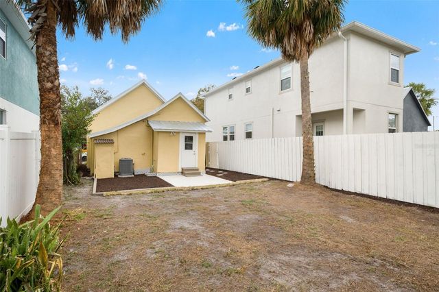 2113 W CHERRY STREET, Tampa, FL 33607