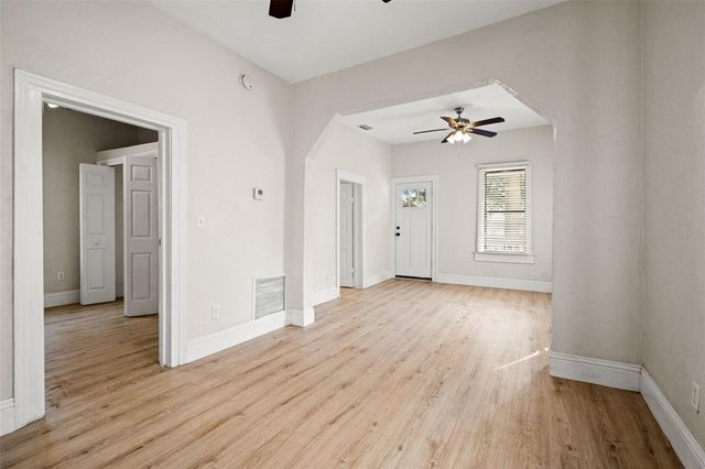 2113 W CHERRY STREET, Tampa, FL 33607