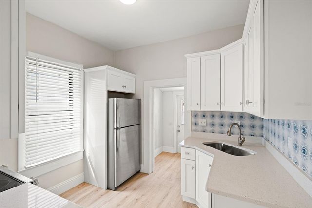 2113 W CHERRY STREET, Tampa, FL 33607