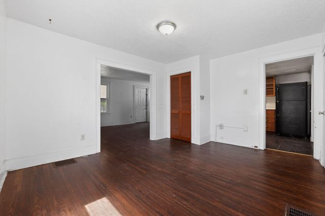 2448 Parkwood Avenue, Columbus, OH 43211