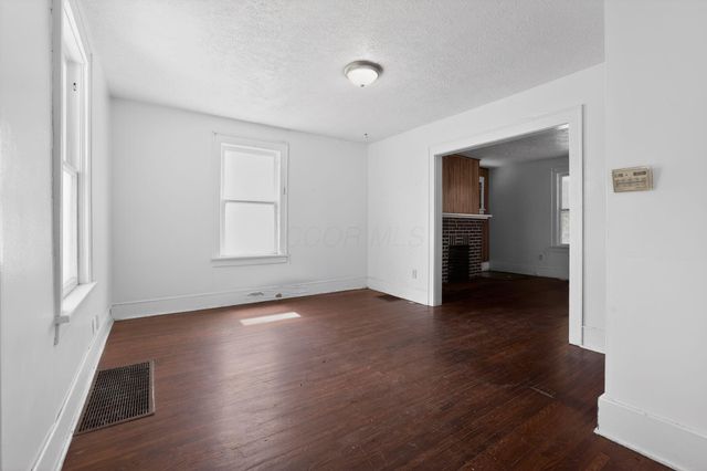 2448 Parkwood Avenue, Columbus, OH 43211