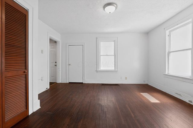 2448 Parkwood Avenue, Columbus, OH 43211