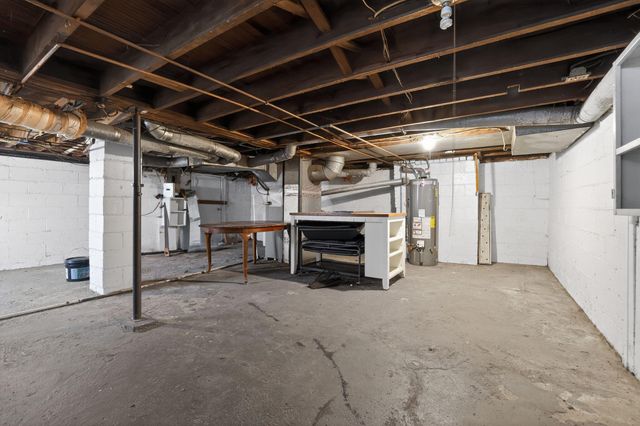 2448 Parkwood Avenue, Columbus, OH 43211