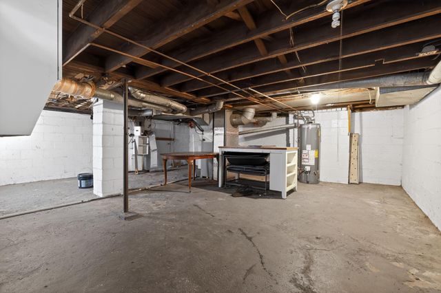 2448 Parkwood Avenue, Columbus, OH 43211