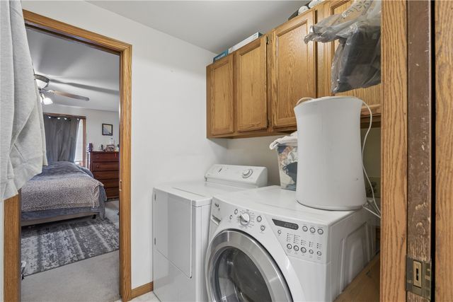 409 S 7th Avenue, Iowa City, IA 52245