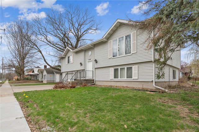 409 S 7th Avenue, Iowa City, IA 52245