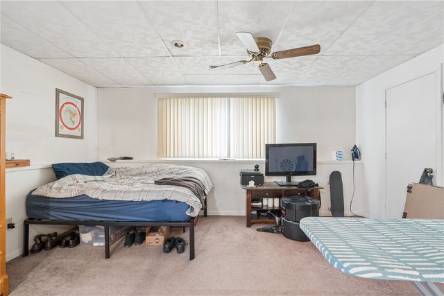 409 S 7th Avenue, Iowa City, IA 52245