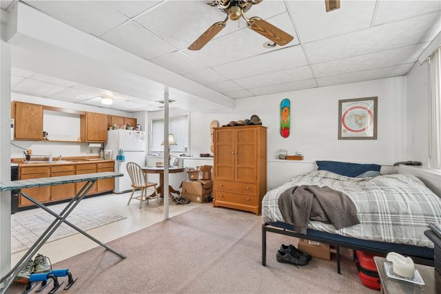 409 S 7th Avenue, Iowa City, IA 52245