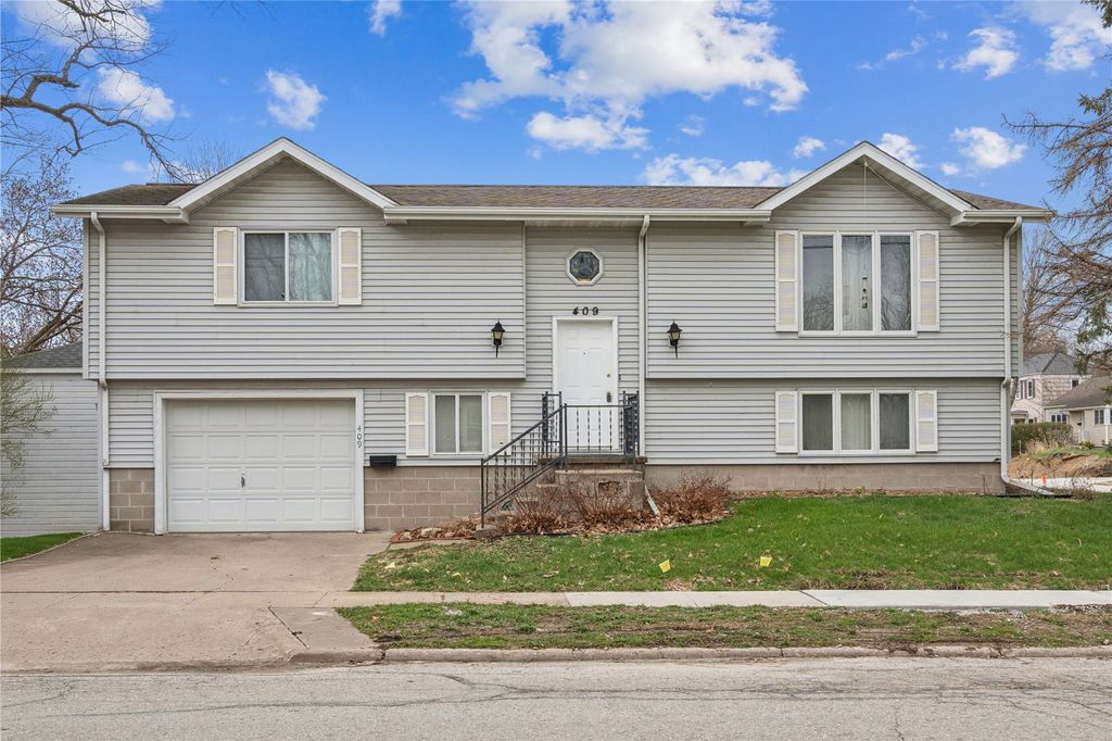 409 S 7th Avenue, Iowa City, IA 52245