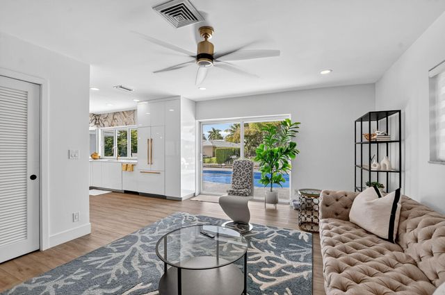 891 Hickory Terrace, Boca Raton, FL 33486