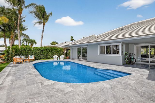 891 Hickory Terrace, Boca Raton, FL 33486