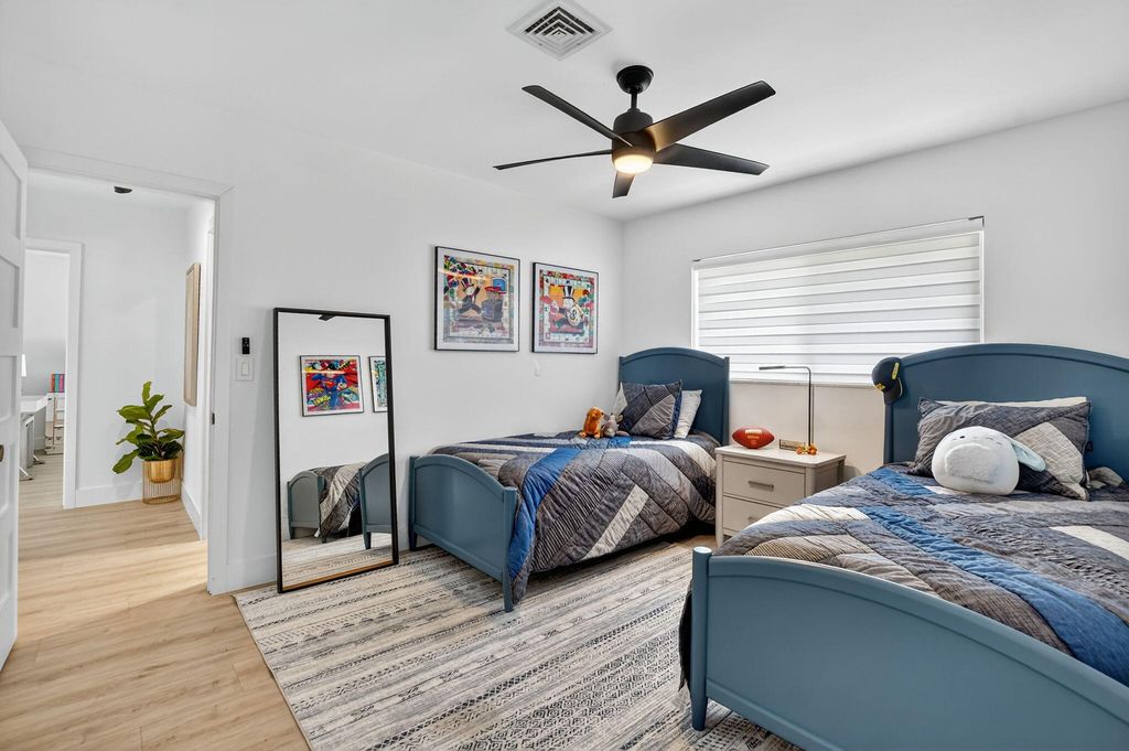 Image 27 of property listing at 891 Hickory Terrace, Boca Raton, FL 33486