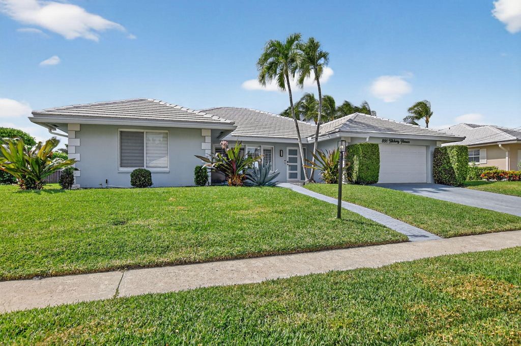 Image 3 of property listing at 891 Hickory Terrace, Boca Raton, FL 33486
