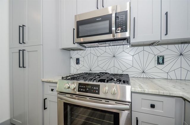 712 Hughes Street, Houston, TX 77023