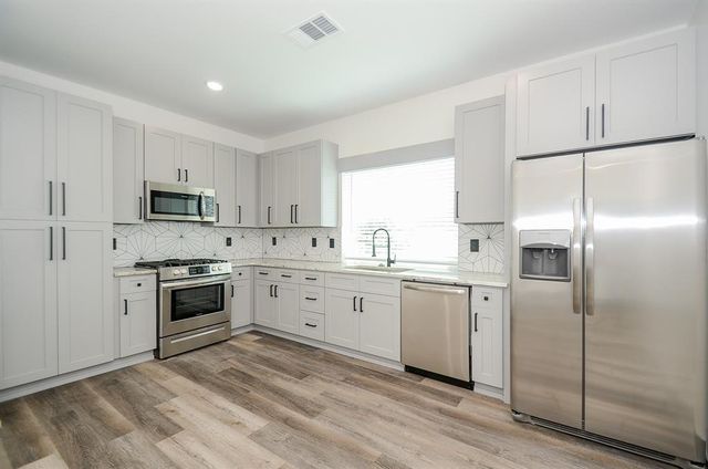 712 Hughes Street, Houston, TX 77023