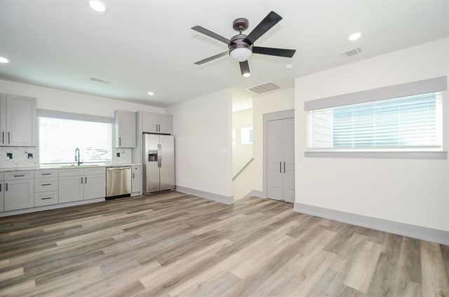 712 Hughes Street, Houston, TX 77023