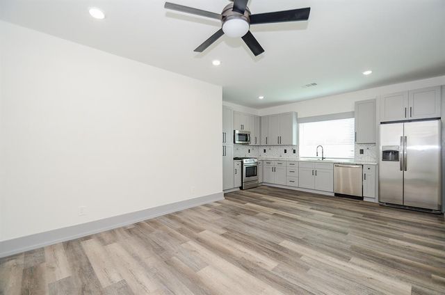 712 Hughes Street, Houston, TX 77023
