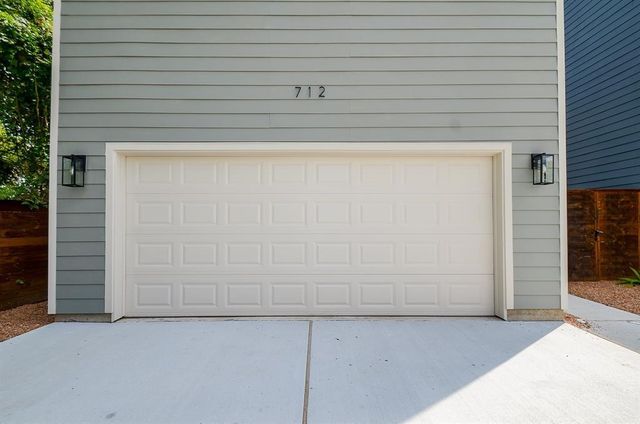 712 Hughes Street, Houston, TX 77023