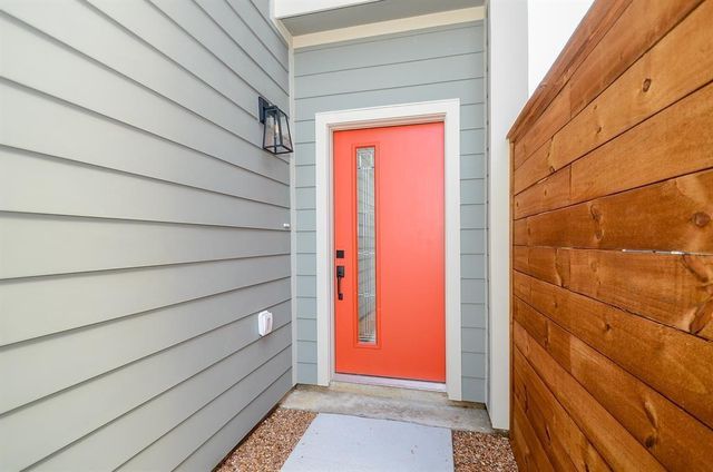 712 Hughes Street, Houston, TX 77023