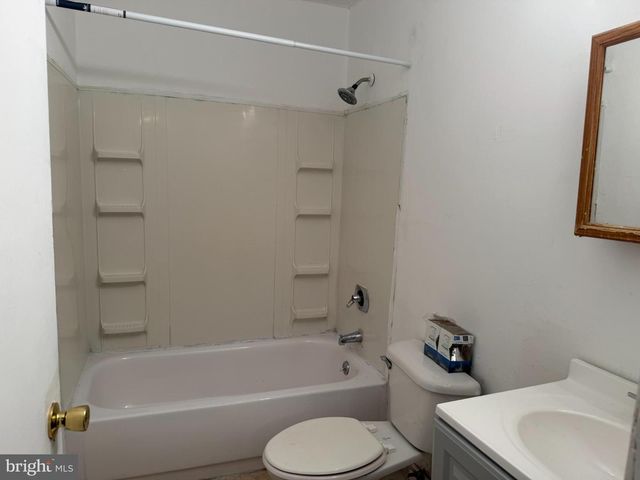 25 MEMPHIS CT, Sicklerville, NJ 08081