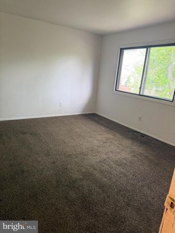 25 MEMPHIS CT, Sicklerville, NJ 08081