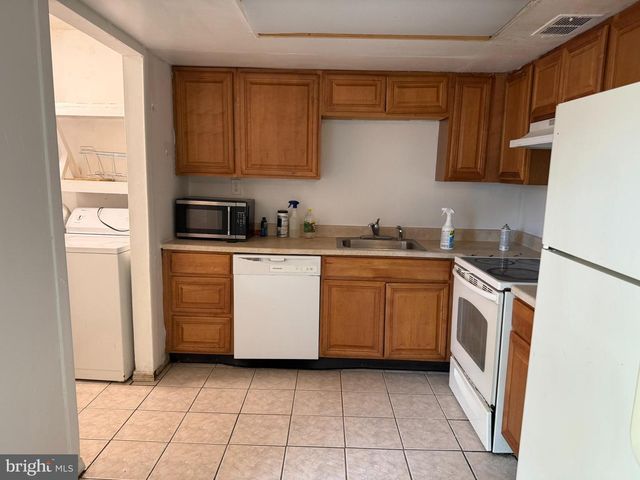 25 MEMPHIS CT, Sicklerville, NJ 08081