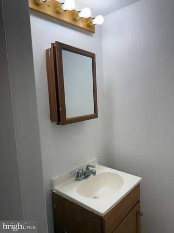 25 MEMPHIS CT, Sicklerville, NJ 08081