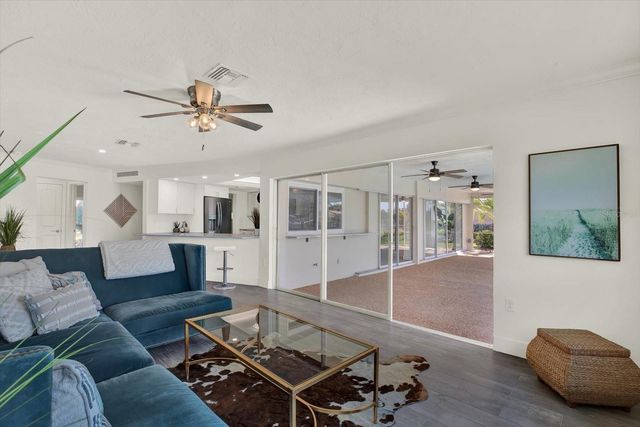 1979 IOWA AVENUE NE, St Petersburg, FL 33703