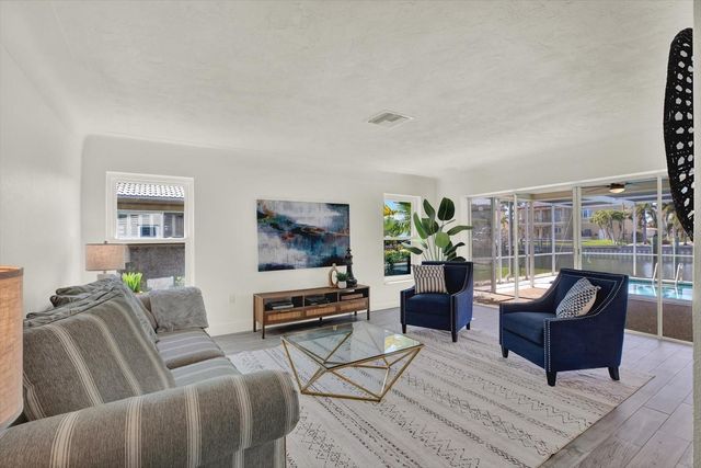 1979 IOWA AVENUE NE, St Petersburg, FL 33703