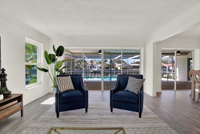 1979 IOWA AVENUE NE, St Petersburg, FL 33703