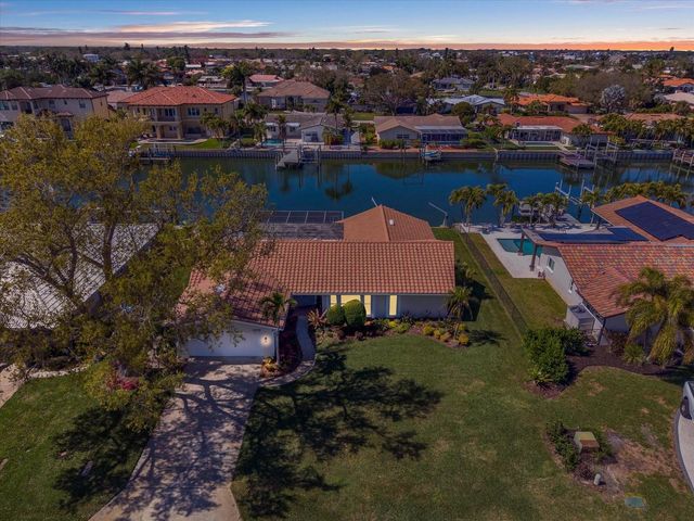 1979 IOWA AVENUE NE, St Petersburg, FL 33703