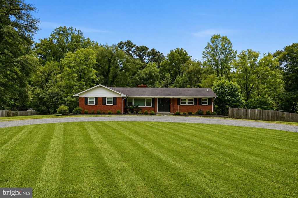 16301 ABBEY DR, Bowie, MD 20715