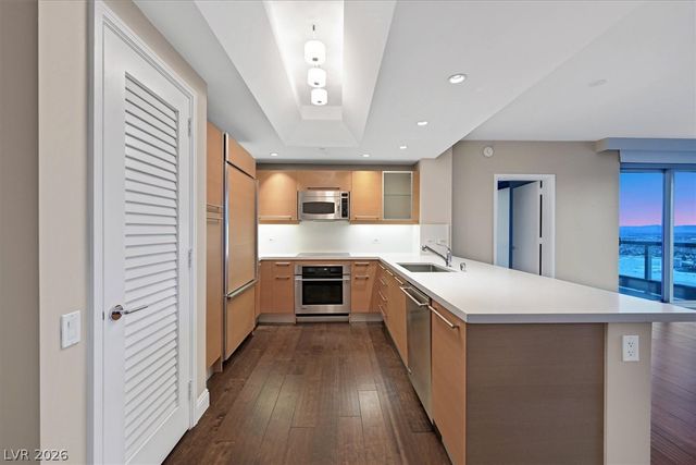 222 Karen Avenue 3802, Las Vegas, NV 89109