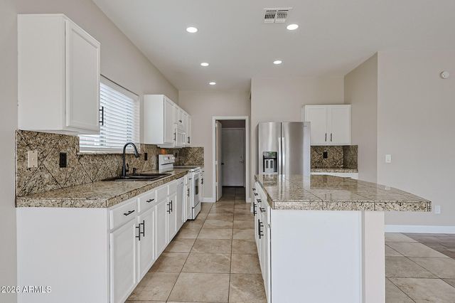 15569 W GELDING Drive, Surprise, AZ 85379