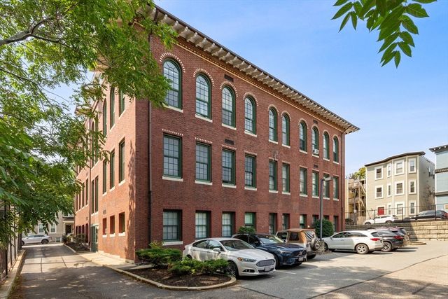 486 East 3rd Street 8, Boston, MA 02127