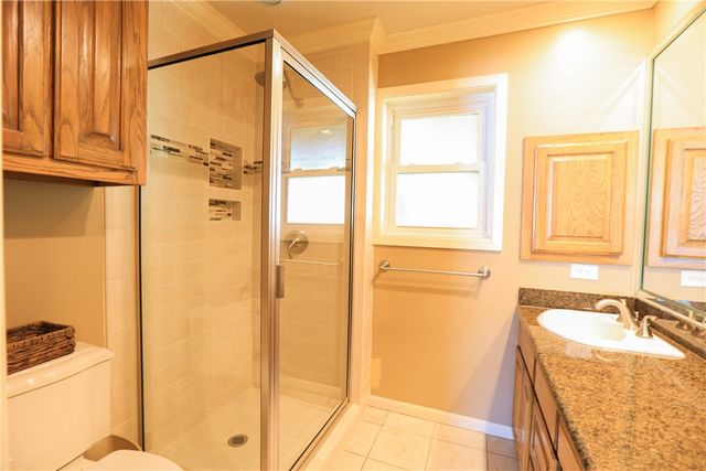 1316 Southwood St, Alice, TX 78332