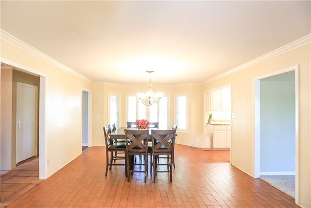 1316 Southwood St, Alice, TX 78332