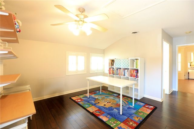 1316 Southwood St, Alice, TX 78332
