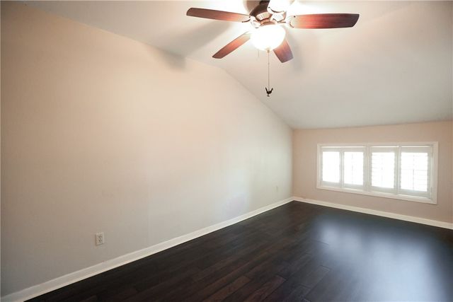 1316 Southwood St, Alice, TX 78332