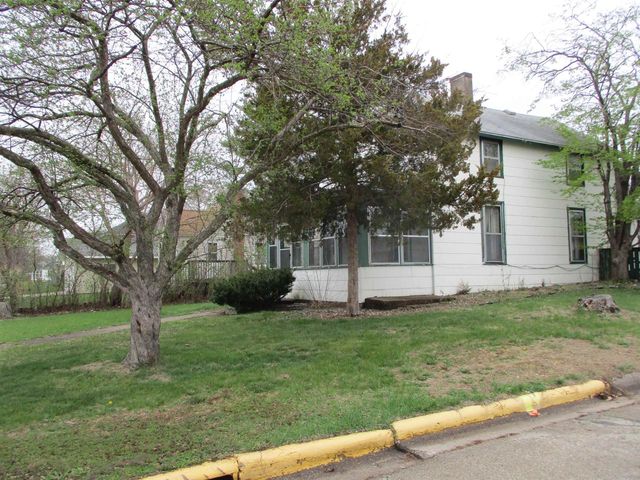700 N Beaumont Road, Prairie Du Chien, WI 53821