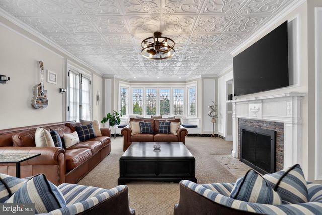 8148 HIGH SCHOOL RD, Elkins Park, PA 19027