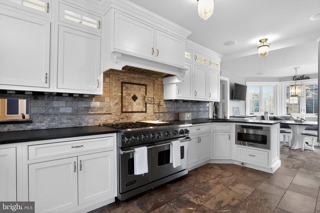 8148 HIGH SCHOOL RD, Elkins Park, PA 19027