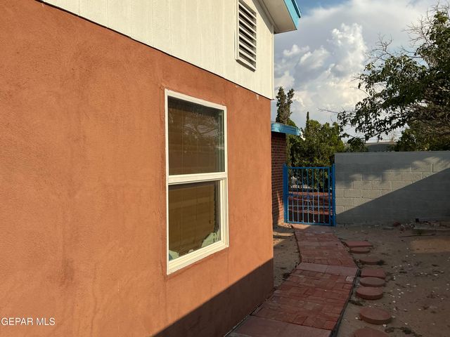 6501 AZTEC Road, El Paso, TX 79925