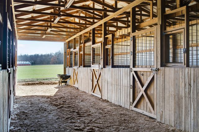 289 Martin Chapel Rd, Portland, TN 37148