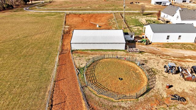 289 Martin Chapel Rd, Portland, TN 37148