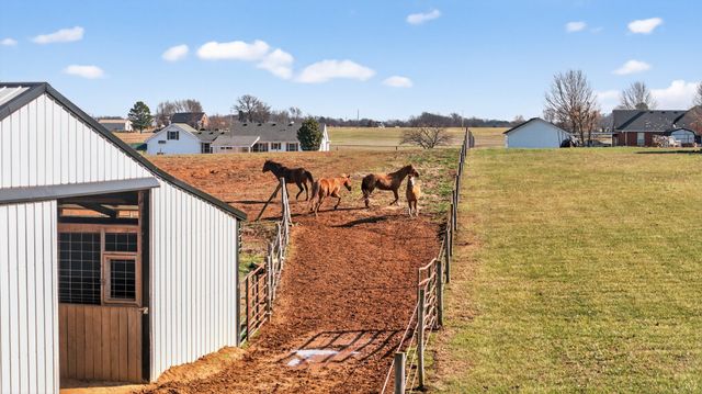 289 Martin Chapel Rd, Portland, TN 37148