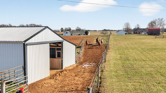 289 Martin Chapel Rd, Portland, TN 37148